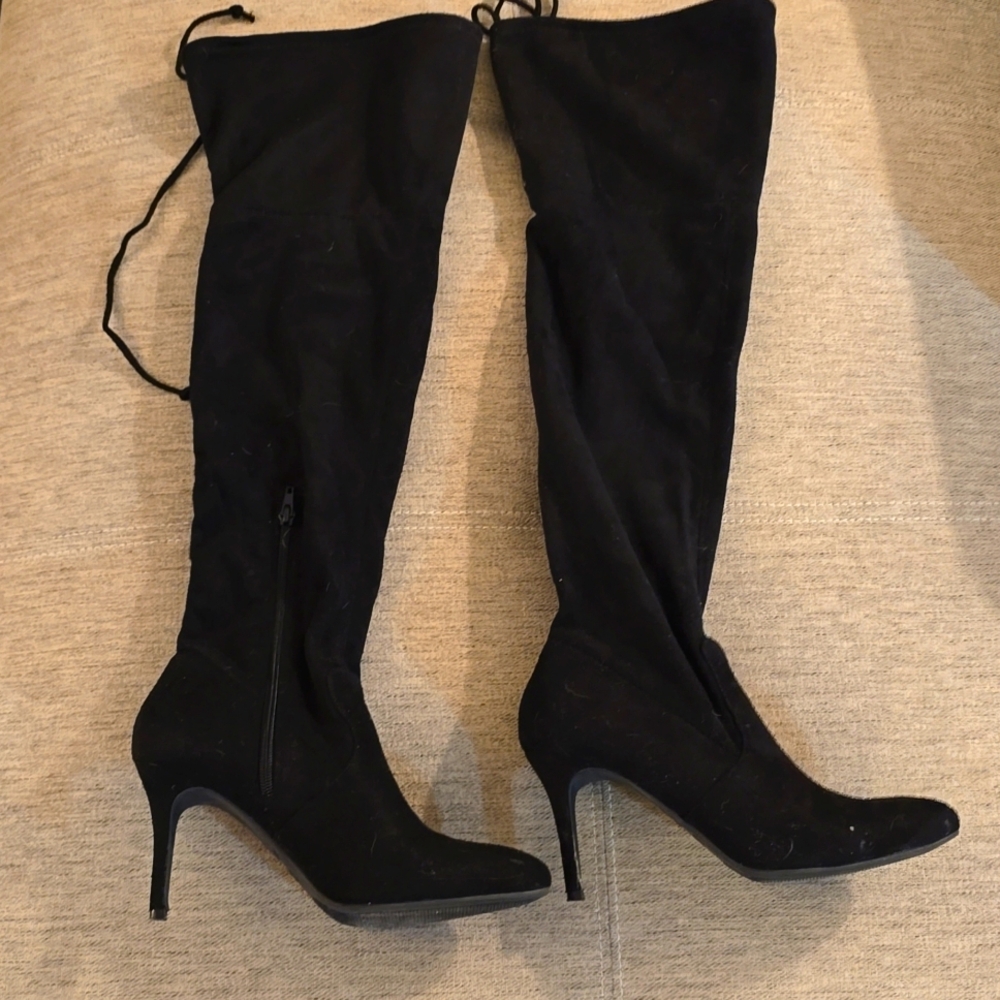 Zigi Soho Women's Black knee-high heeled boots Sz 8.5